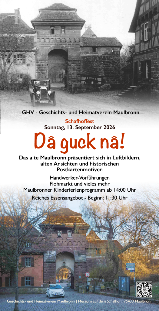 Der Flyer für die Veranstaltung. In der Mitte befindet sich der Text der Text mit den Informationen die so auch in diesem Beitrag stehen.
Oben ist ein schwarz Weiß Bild. Im Hintergrund sieht mein mittelalterliches Tor, es handelt sich dabei um das Tor des Maulbronner Klosters. Links und rechts des Tores befinden sich Häuser die zur Außenmauer des Klosterhofes gehören. Halb Links vor dem Tor steht ein Auto ca. aus den 1920er Jahren. Unten im Flyer ist ein modernes farbiges Foto. Es ist das gleiche Motiv mit der gleichen Blickrichtung. Das Auto ist jetz ein weißer Fiat 500 ca. aus den 2020er Jahren